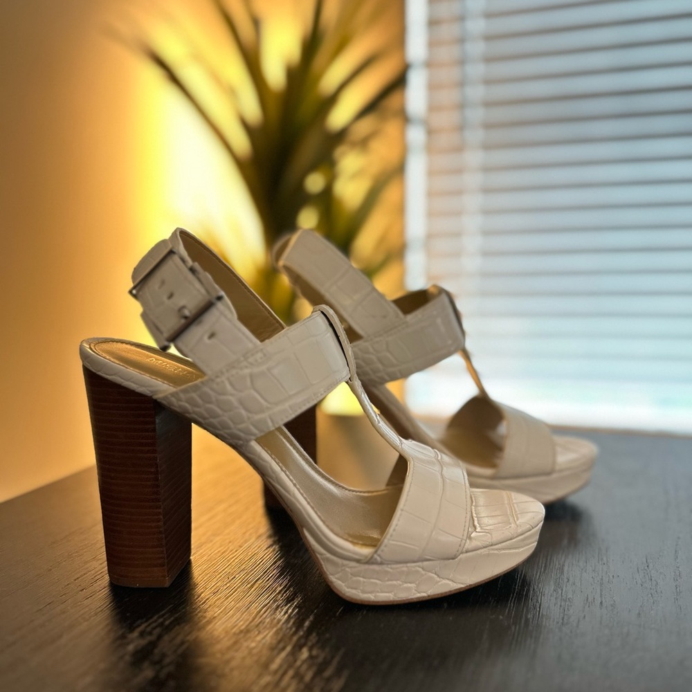 Michael Kors Cream and Brown Platform Sandals with Modern Design